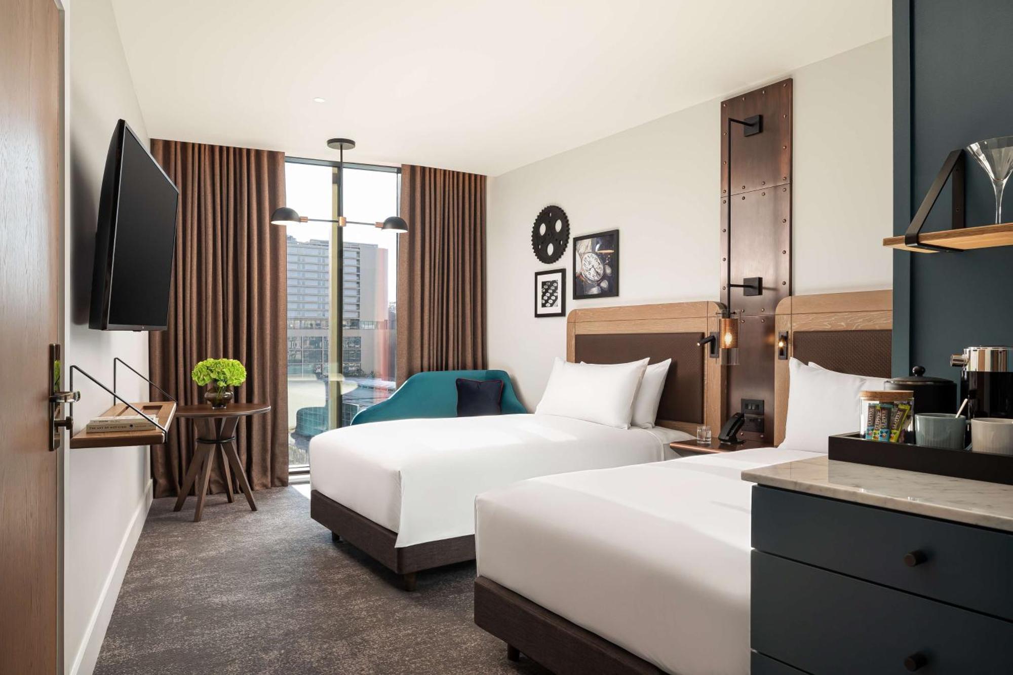 Отель The Gantry London, Curio Collection By Hilton Экстерьер фото